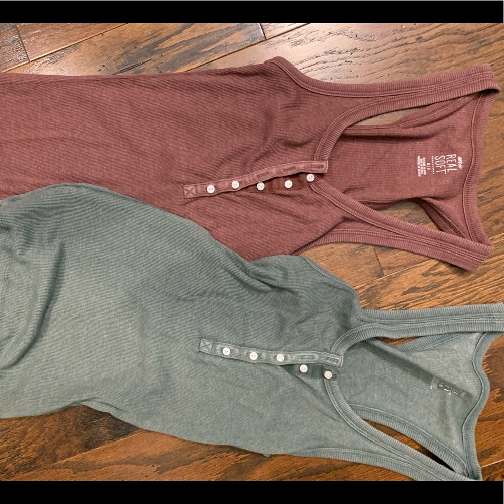 Lot of 2 Aerie tanks